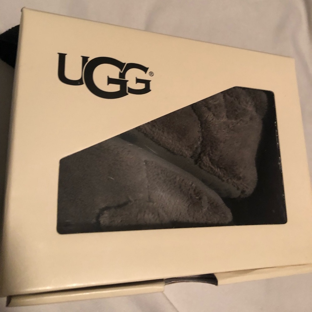 newborn baby ugg fuzzy houseshoes
